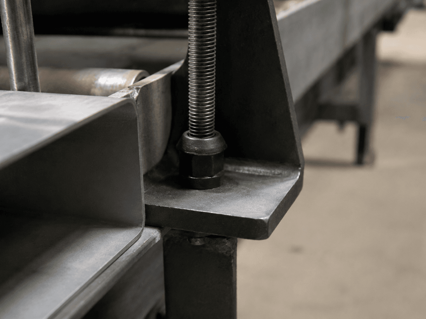 Fasteners Enter the Anti-Corrosion Race as Coastal Construction and Metal Roofing Demand Surge
